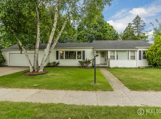 722 N Hudson St, Lowell, MI 49331