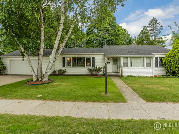 722 N Hudson St, Lowell, MI 49331