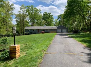 118 Lakeland Dr, Sterling, VA 20164