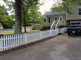 101 Farmington Dr, Woodstock, GA 30188