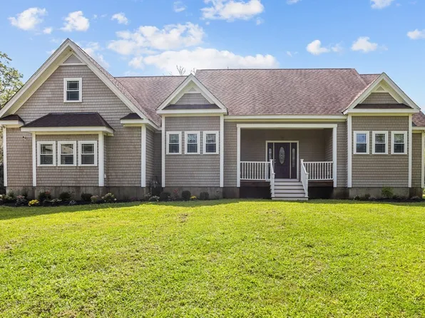 32 Mackady Ct, Westport, MA 02790