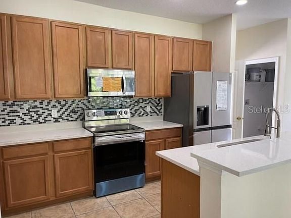 4th image of 221 Magnolia Park Trl