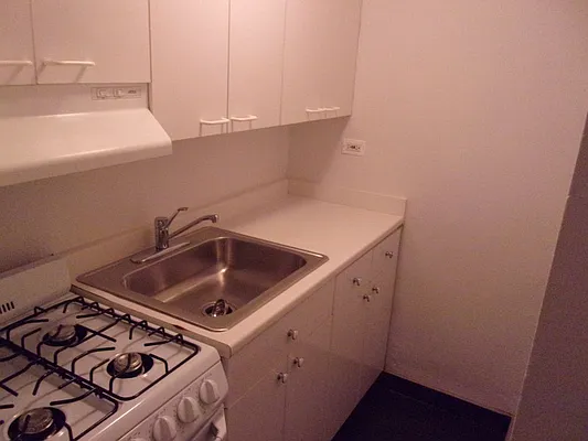 Rented by Carlyle Property Management | media 9