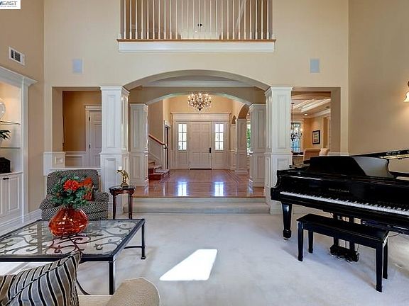 5th image of 640 Varese Ct