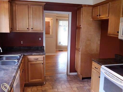 4th image of 15134 Salem Ct