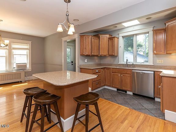 4th image of 12 Clermont Street
