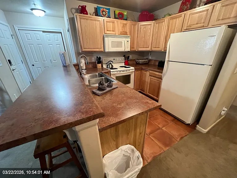 Waterside Ct — Photo 2