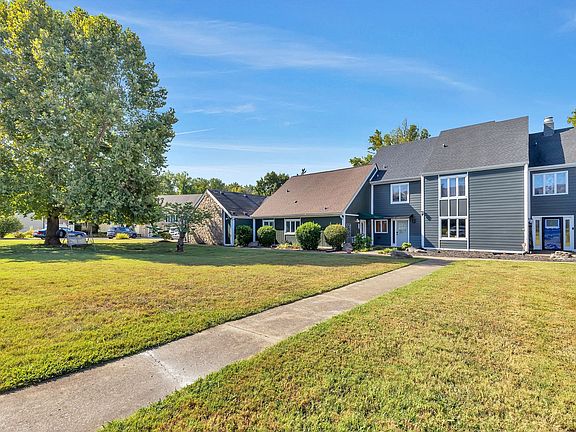 3rd image of 609 Rockwood Dr