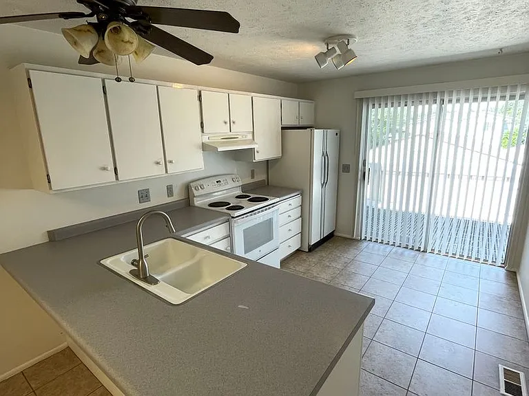 1893 E Jeremy Ct — Photo 17