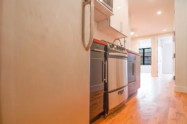 Rented by MySpaceNYC | media 20