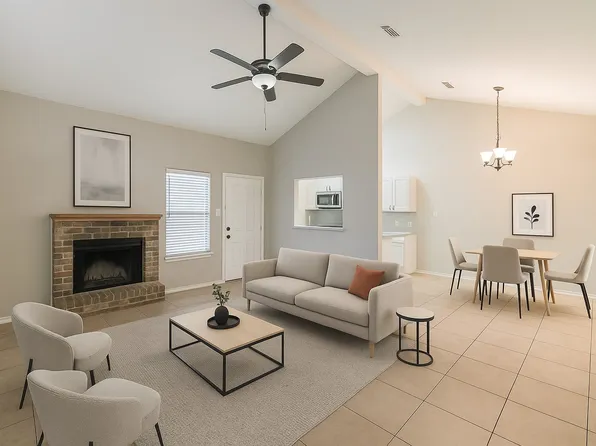 610 Canterbury St, Euless, TX 76039