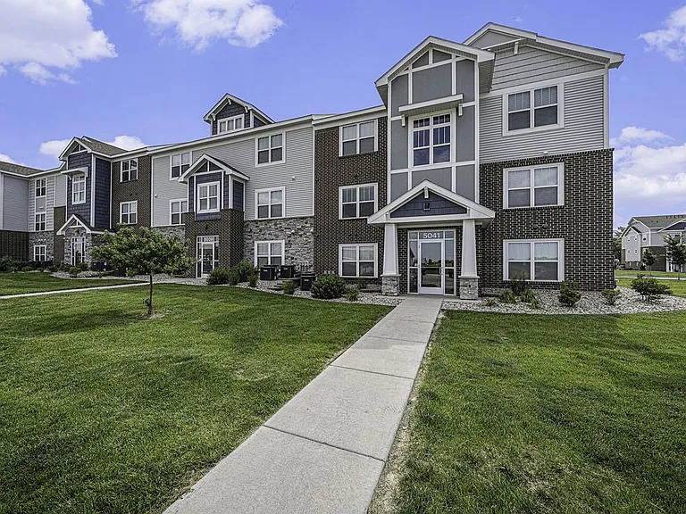 Trade Winds Apartment Homes — Photo 42