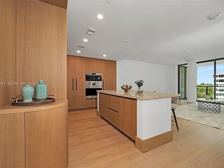 1176 97th St #502 — Photo 3