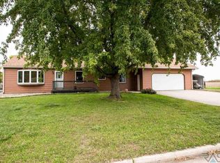 706 E 4th St, Colton, SD 57018