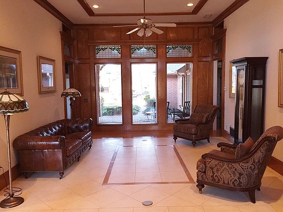 2nd image of 6100 Oak Hollow Dr