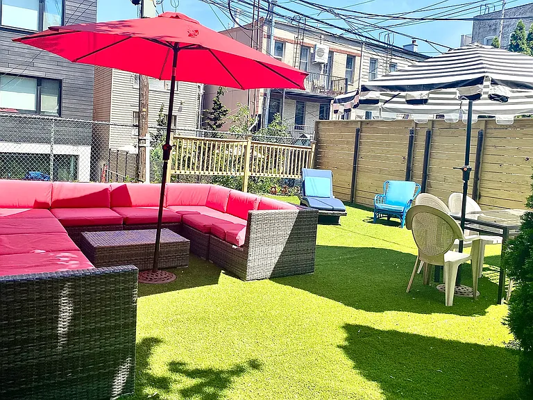 712 Leonard St #1 — Photo 2