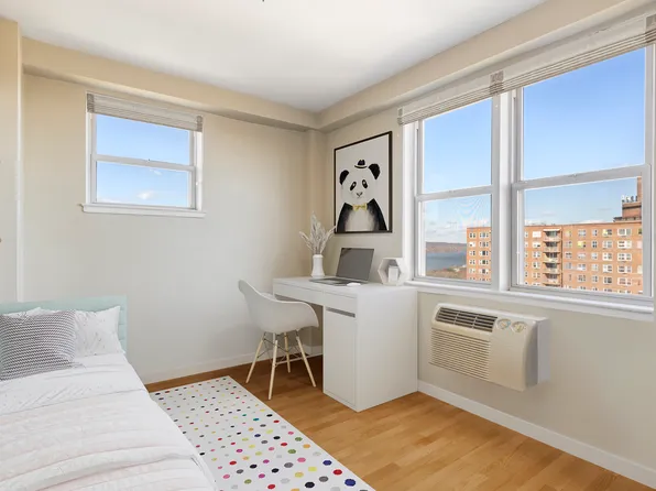 5800 Arlington Avenue image 8 of 18