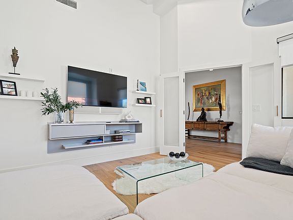 5th image of 7675 E Larkspur Dr