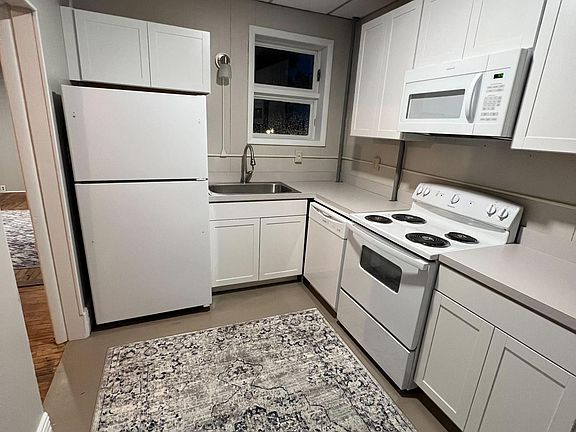 4th image of 150 E Main St #C