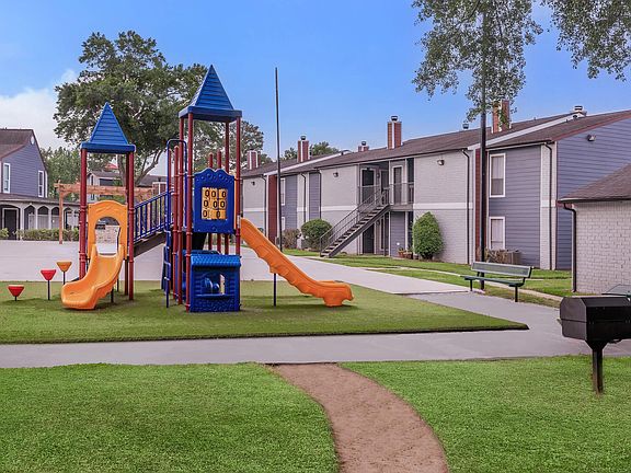 3rd image of 411 Highland Cross Dr #1279458