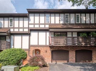 413 Allenberry Dr, Pittsburgh, PA