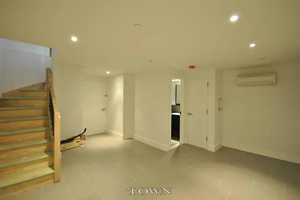 Rented by Town Residential | media 38