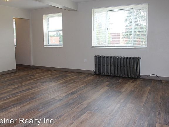 3rd image of 1013 Findley Dr W APT 9