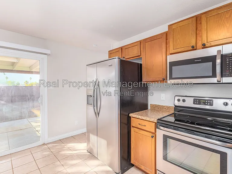 5438 S 46th Pl — Photo 13
