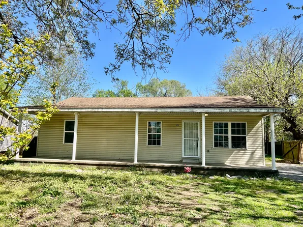 319 Flad St, Oran, MO 63771