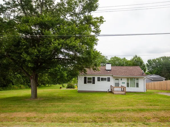 406 Avalon Dr, New Castle, PA 16101