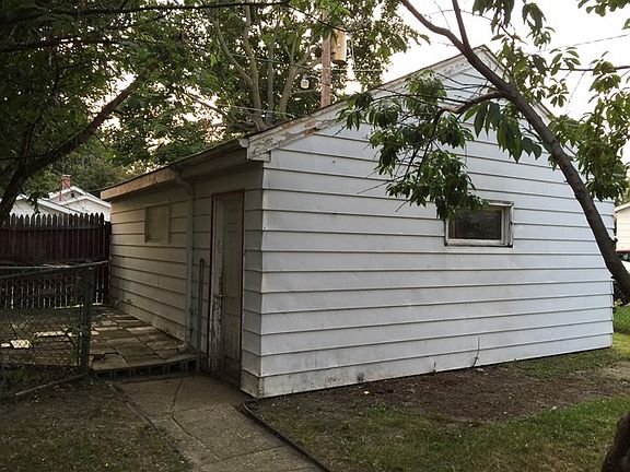 3rd image of 136 Washington Park