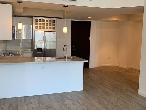 3rd image of 999 SW 1st Ave APT 3007