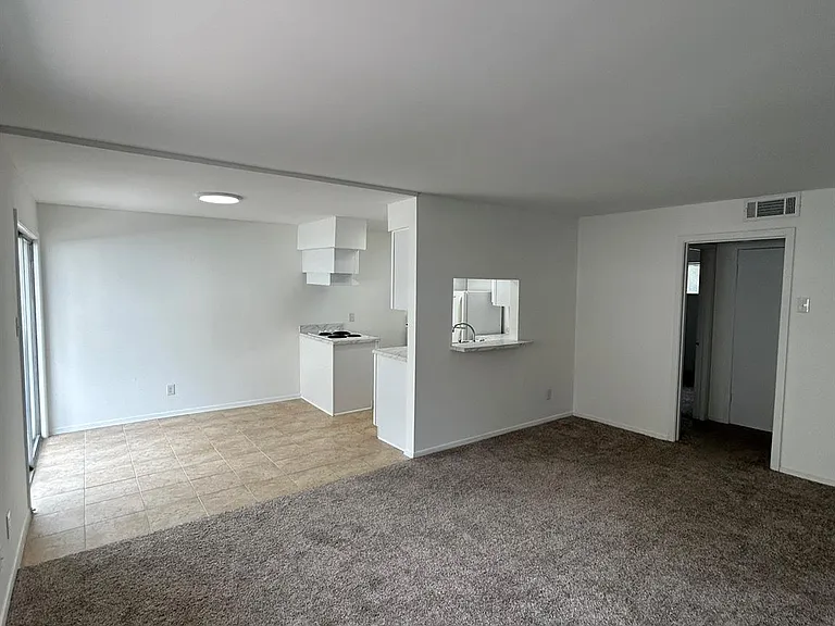 2318 Dorrington St #3 — Photo 15