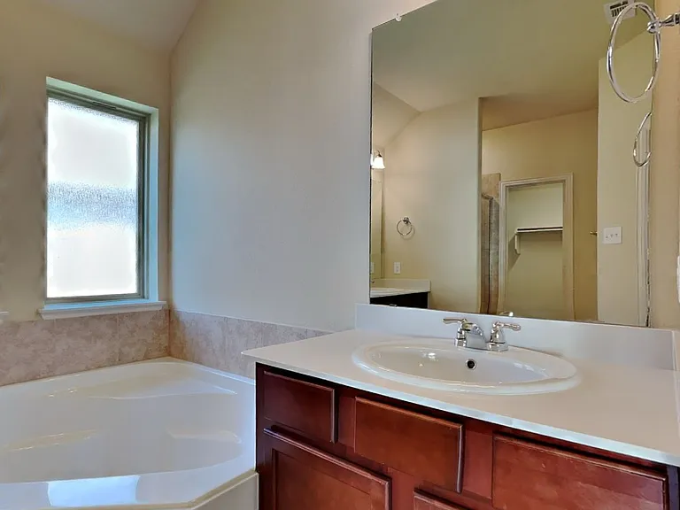 504 Fossil Creek Dr — Photo 12