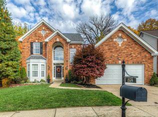 869 Wellesley Place Dr, Chesterfield, MO 63017