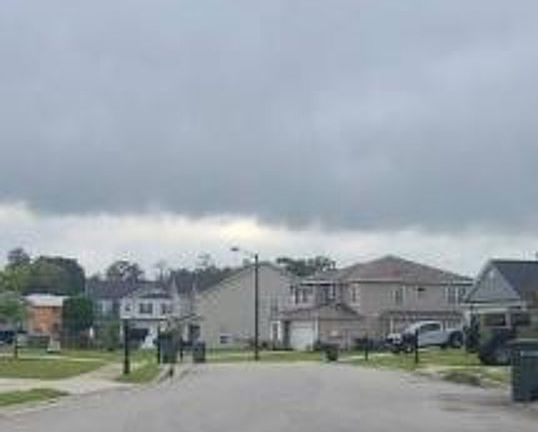 Exterior Neighborhood (street photo)