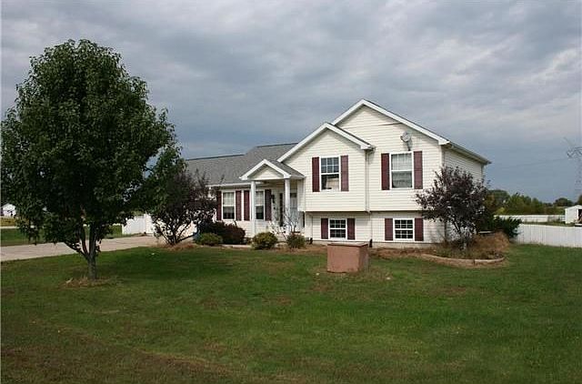 2nd image of 101 Prairie Dr