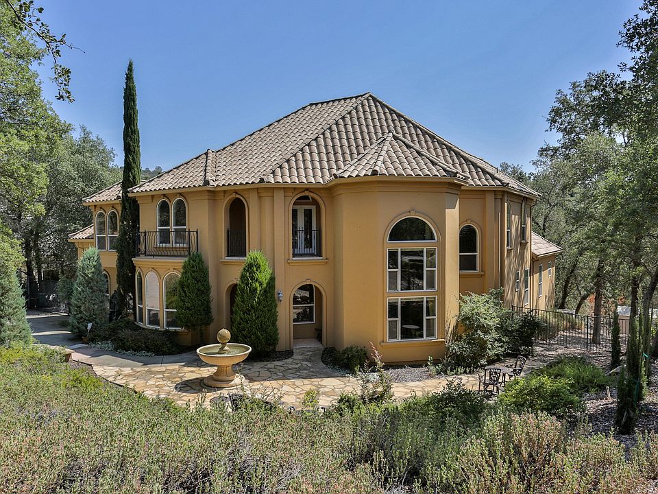 1st image of 2204 Loch Way