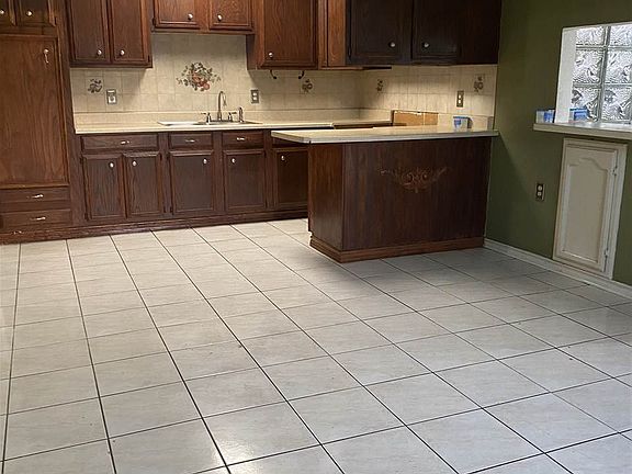 5th image of 2316 Rosario St