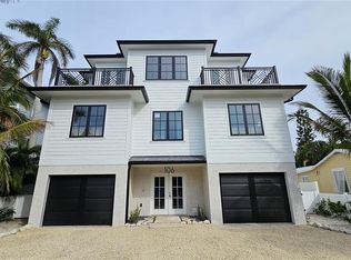 106 5th St S, Bradenton Beach, FL 34217