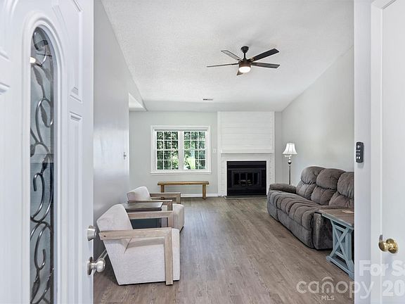 4th image of 6422 Pineburr Rd