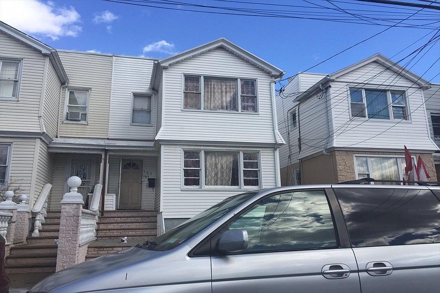 1st image of 10741 120th St