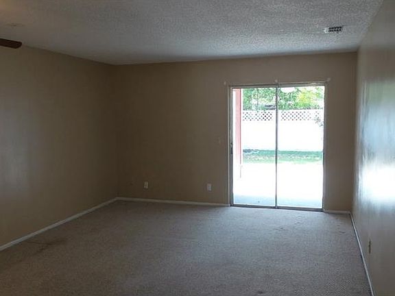3rd image of 2512 Coral Ave