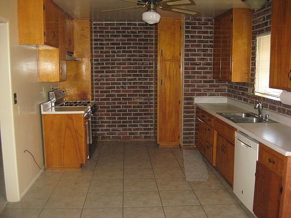 5th image of 17358 El Molino St