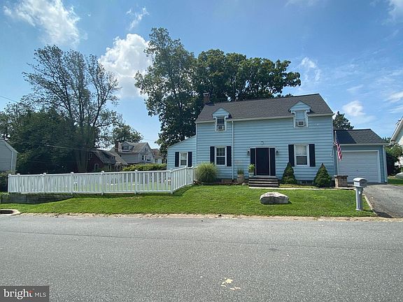 2nd image of 704 Bellefonte Ave