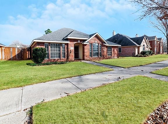 2nd image of 4802 Thames Dr