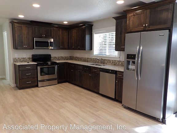5th image of 1208 SE 34th Ave