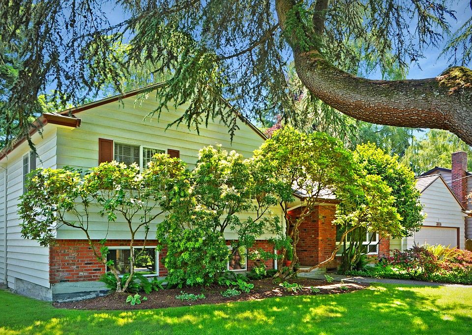 2nd image of 9019 SE 58th St