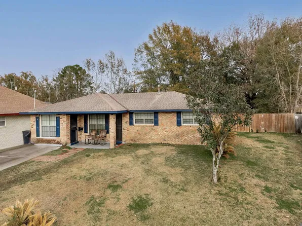 5808 E Grand Ct, Baton Rouge, LA 70812