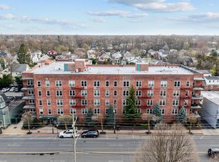 504 Merrick Rd APT 1G, Lynbrook, NY 11563